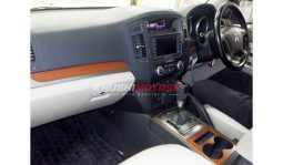 
Mitsubishi Pajero 2011 full									