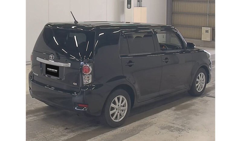 
Toyota Corolla Rumion 2011 full									