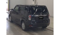 Toyota Corolla Rumion 2011