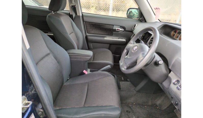 
Toyota Corolla Rumion 2013 full									